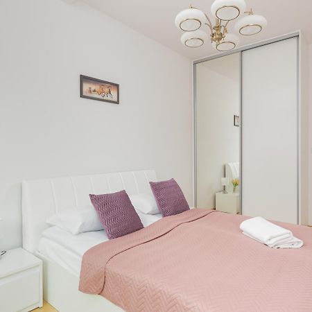 Dzielna Apartment Warsaw Wola By Noclegi Renters Zewnętrze zdjęcie