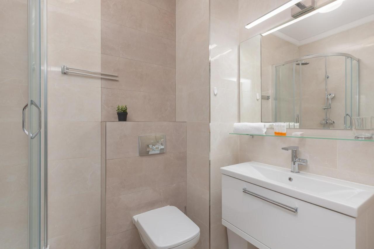 Dzielna Apartment Warsaw Wola By Noclegi Renters Zewnętrze zdjęcie