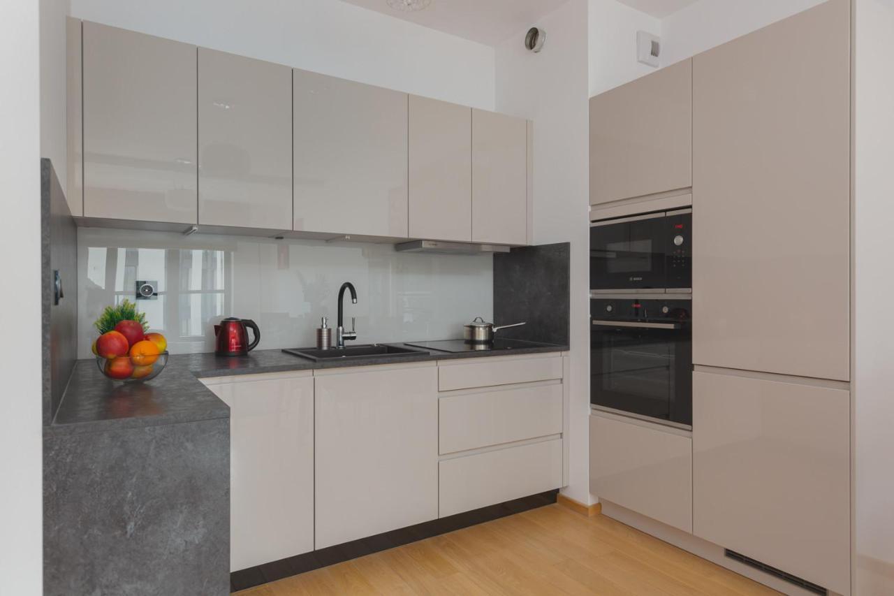 Dzielna Apartment Warsaw Wola By Noclegi Renters Zewnętrze zdjęcie