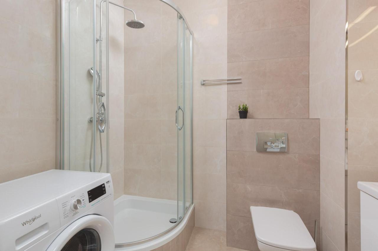Dzielna Apartment Warsaw Wola By Noclegi Renters Zewnętrze zdjęcie